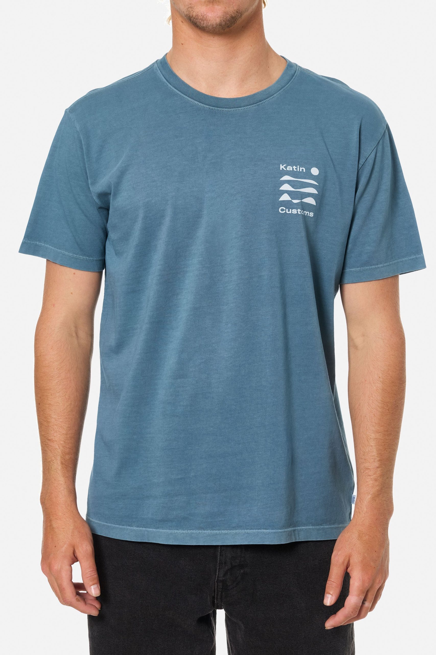 Aviator Blue 2 Camiseta Katin Frequency Tee hombre algodón orgánico con diseño atardecer costero