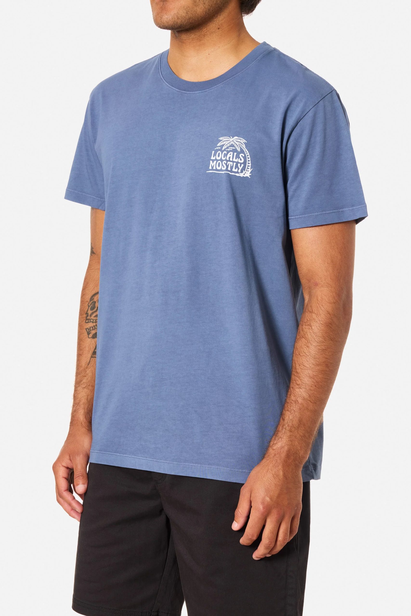 Blue Dye 3 Camiseta Katin Locals Tee hombre algodón orgánico con teñido personalizado y estilo surf