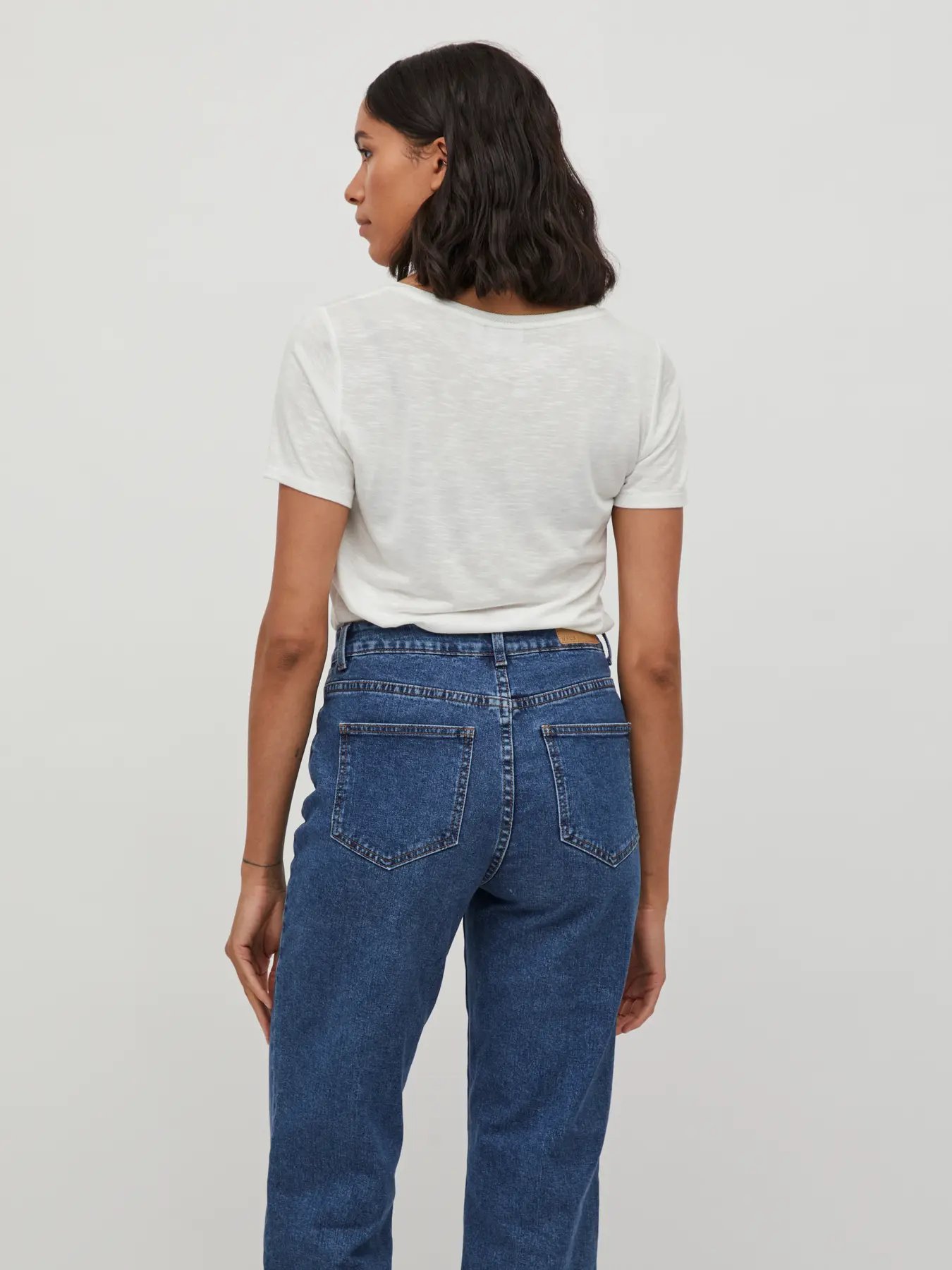 Cloud Dancer (White) 3 Camiseta básica mujer escote en V manga corta