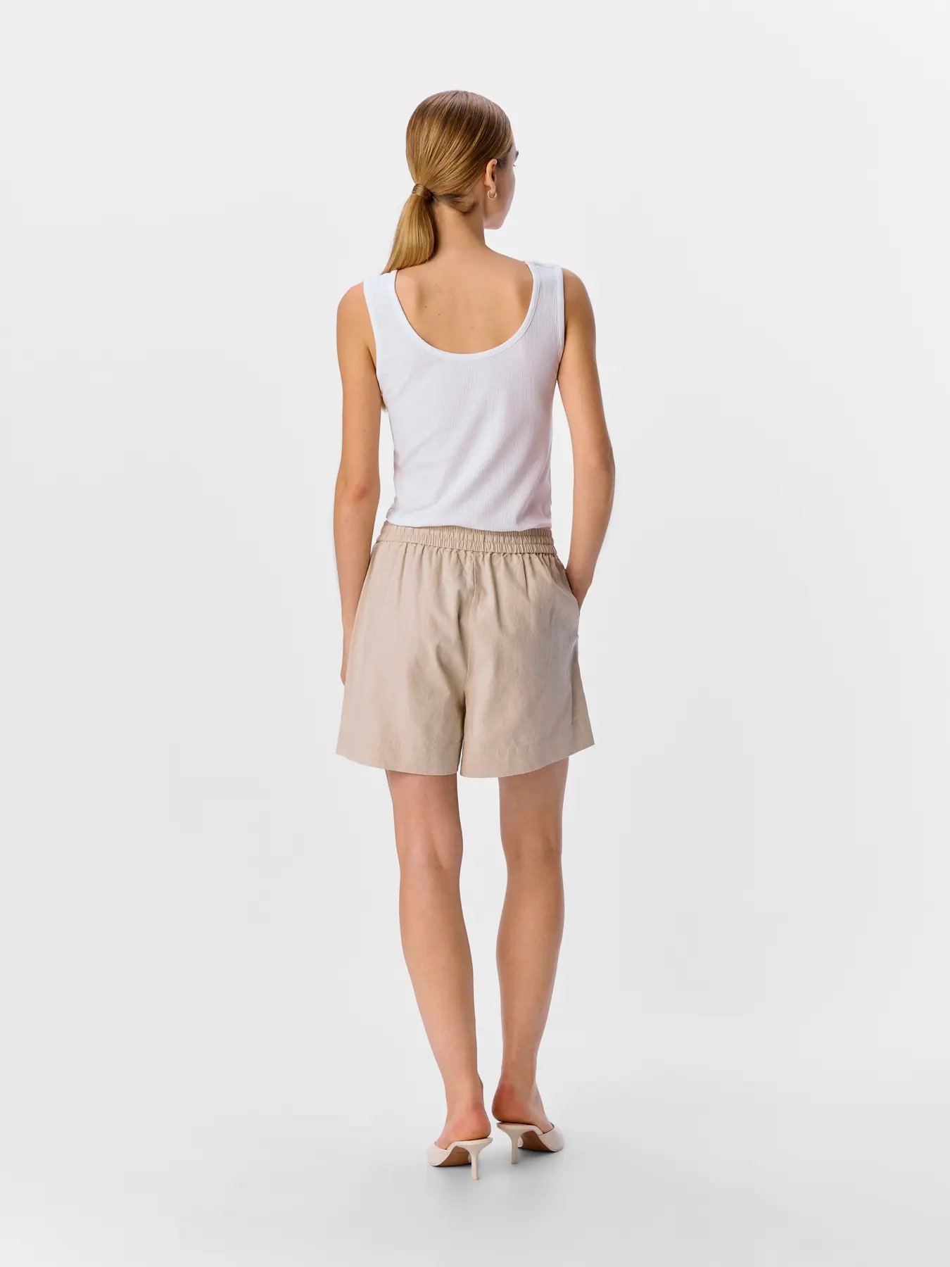 Humus (Beige) 3 Pantalón corto mujer cintura media lino algodón orgánico OBJECT