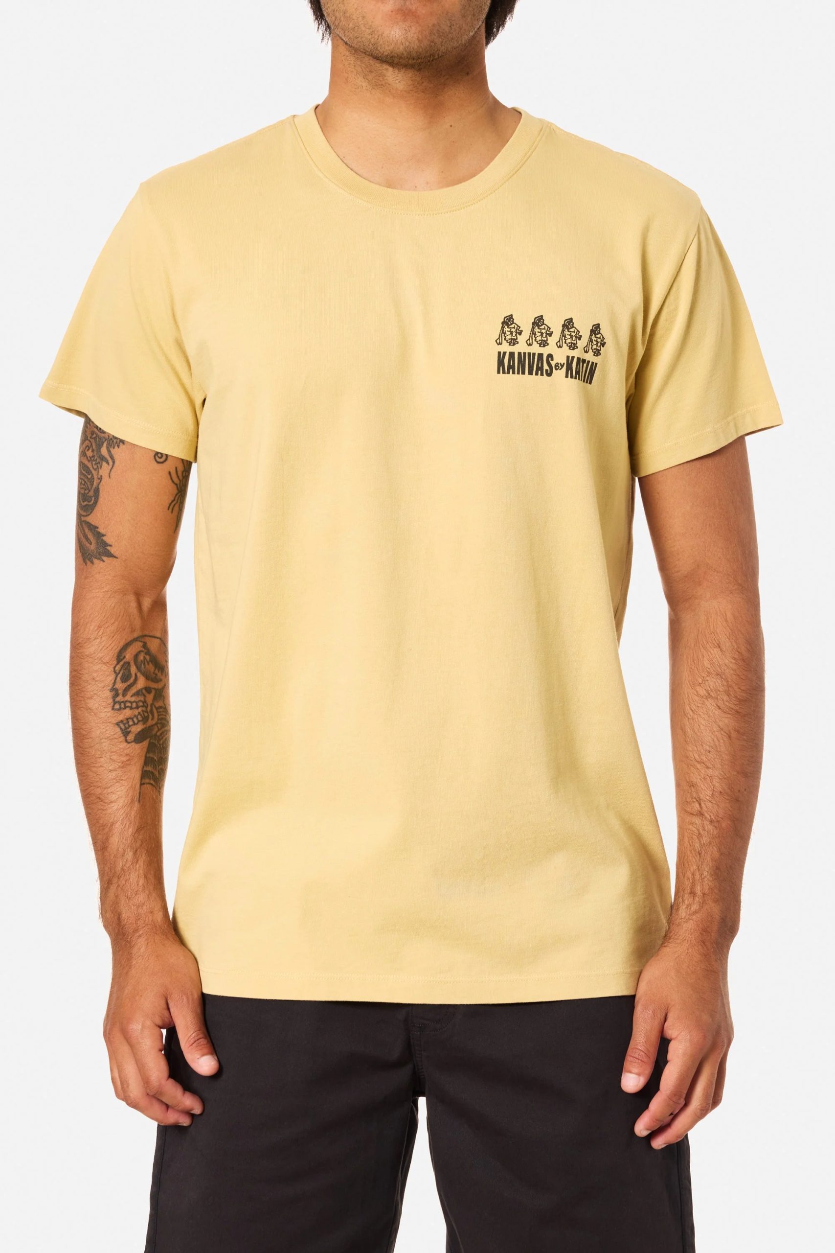 Mustard 2 Camiseta Katin Porto Tee hombre algodón orgánico con diseño surf vintage