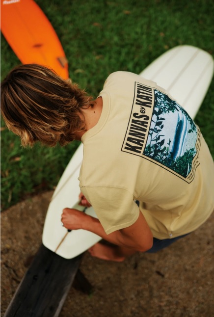 Mustard 5 Camiseta Katin Porto Tee hombre algodón orgánico con diseño surf vintage