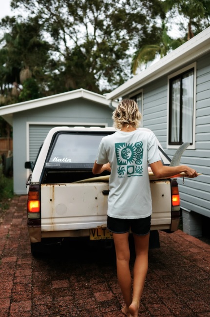 Camiseta Katin Relic Tee hombre algodón orgánico con diseño solar vintage