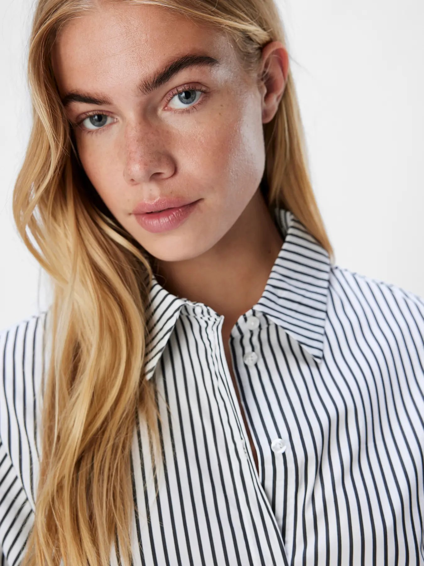 White - Black 4 Camisa mujer manga larga popelina con cuello clásico