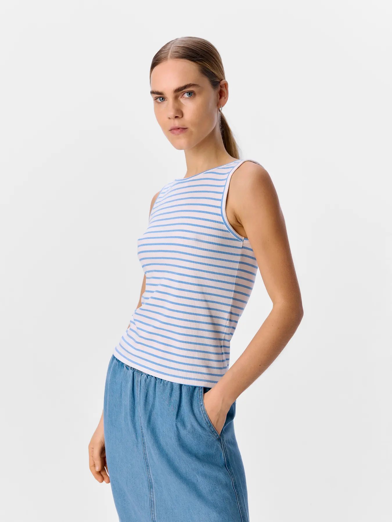 White Cornflower Blue 4