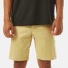 Mostaza 3 Pantalón corto hombre Cove Short Katin de estilo chino, cómodo y elástico