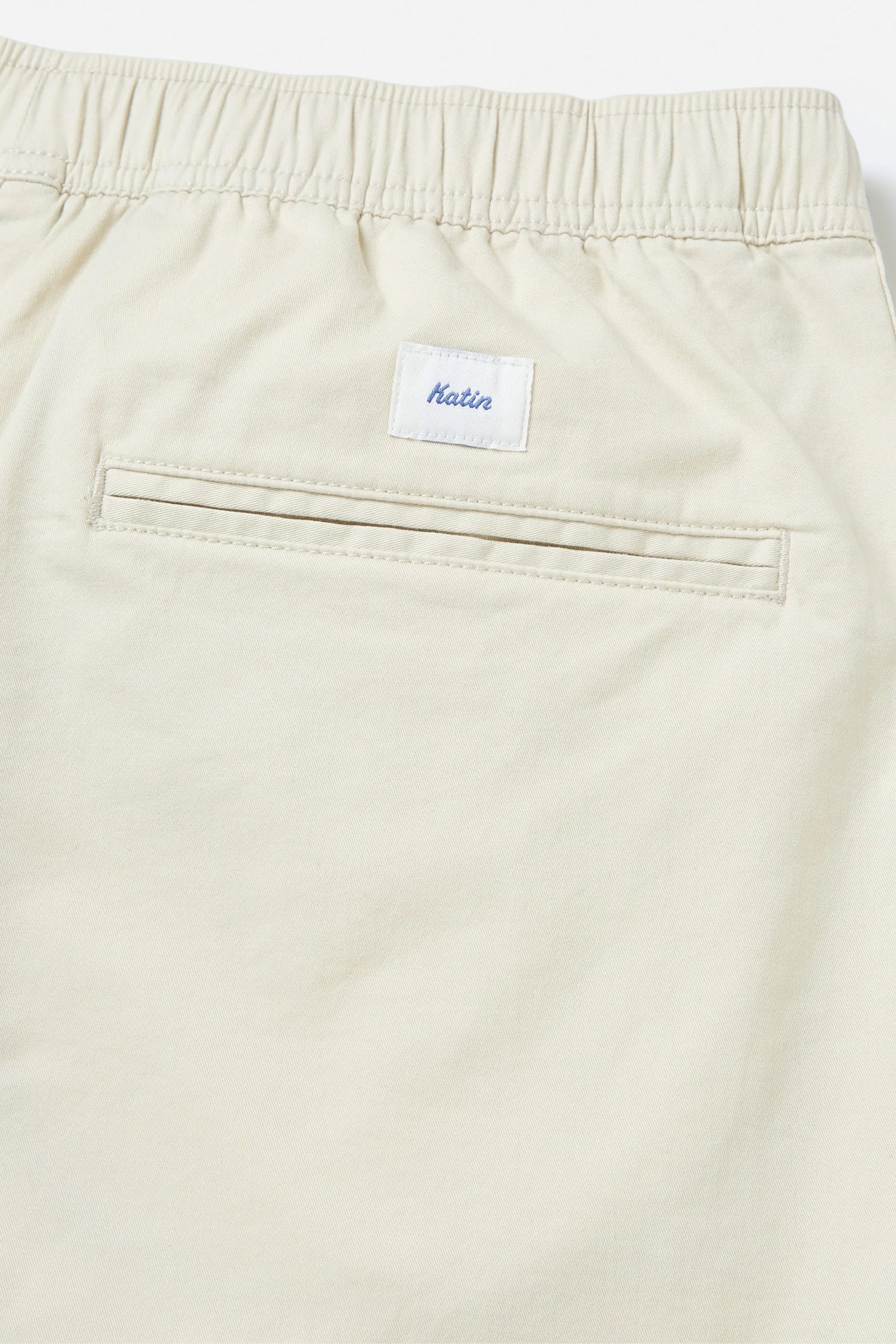 Silver Birch 6 Pantalón corto hombre Patio Short Katin con cintura elástica y cordón ajustable